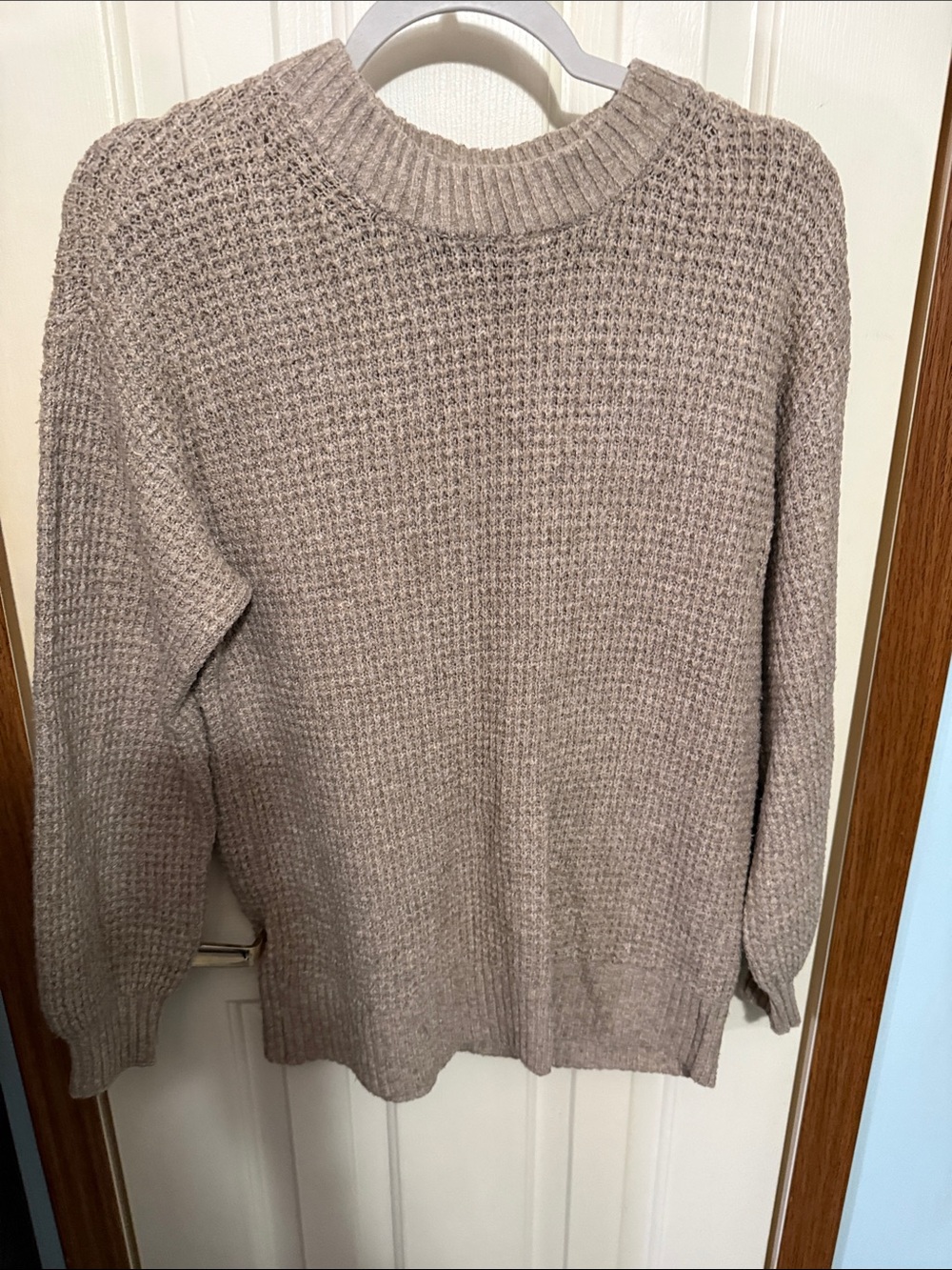 Cozy Women's Knit Sweater - Taupe